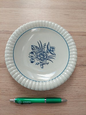 Keramik, Tallerken, Sjælden lille fin tallerken fra Nymølle Keramik.
Rigtig pæn stand.