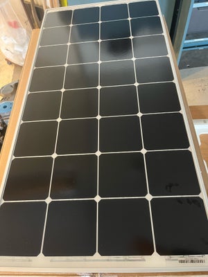 Solpanel solcelle, 120 w 12 volt solpanel som er i overskud efter opgraderings projekt. 
Incl holder