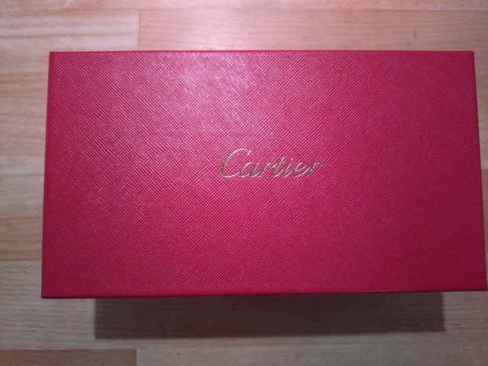 Andre samleobjekter, Cartier æske
