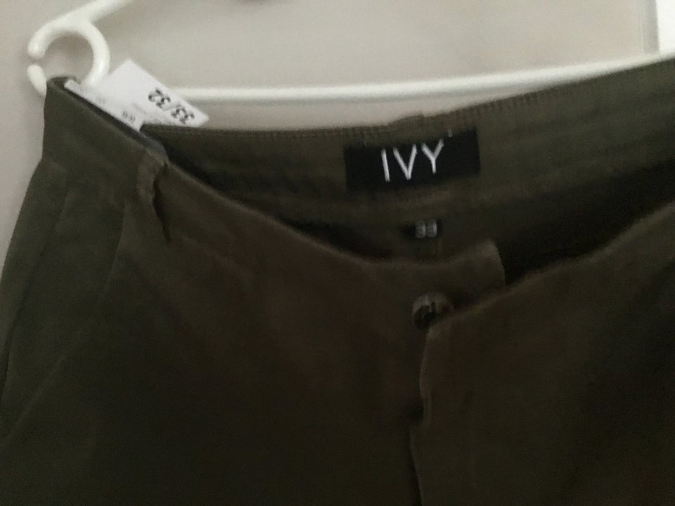 Chinos, IVY, str. 33