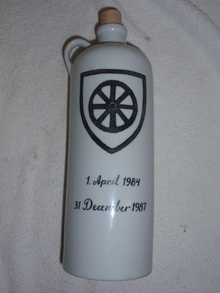 Militær, Dram flaske fra Trainregiment 1. April 1984
