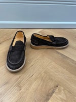 Loafers, str. 29, Angulus