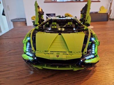 Lego Technic, 42115, Lamborghini Sián FKP 37, fra ikke ryger hjem. Samlet inkl. lightkit. Har manual