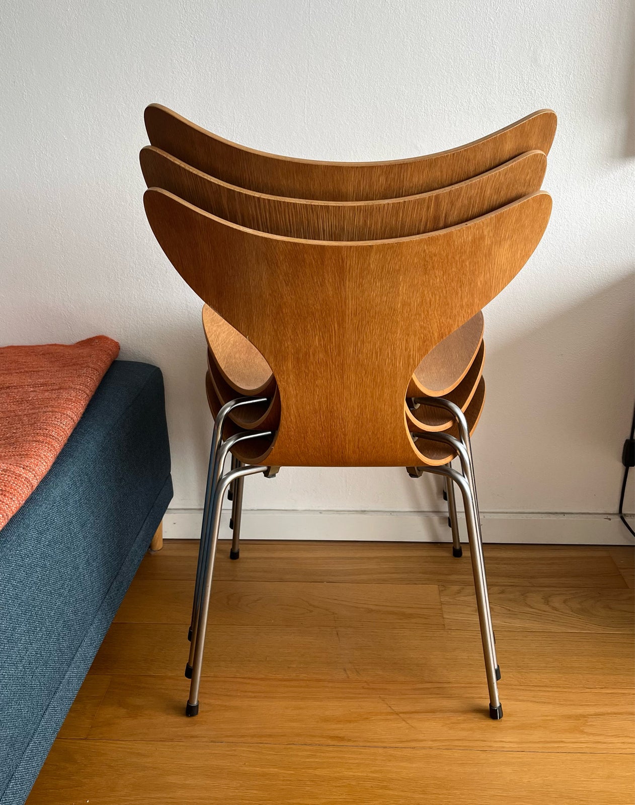 Arne Jacobsen, stol, Mågen / Liljen
