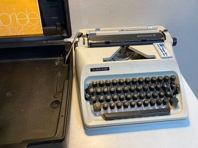 Skrivemaskine, Adler Gabriele manuel skrivemaskine, Meget fin gammel skrivemaskine, som skal reparer