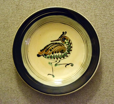 Keramik, Fad, Kähler, Gammelt Kähler Fad, diameter 32 cm. højde 5 cm.
der er en lille afskrabning af