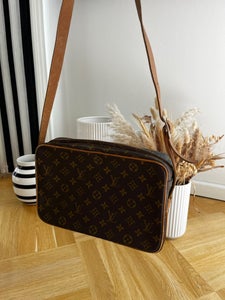 Louis Vuitton Discovery Bumbag PM Monogram Blue For Men, Men's Bags,  Shoulder And Crossbody Bags 17.3in/44cm LV M20587