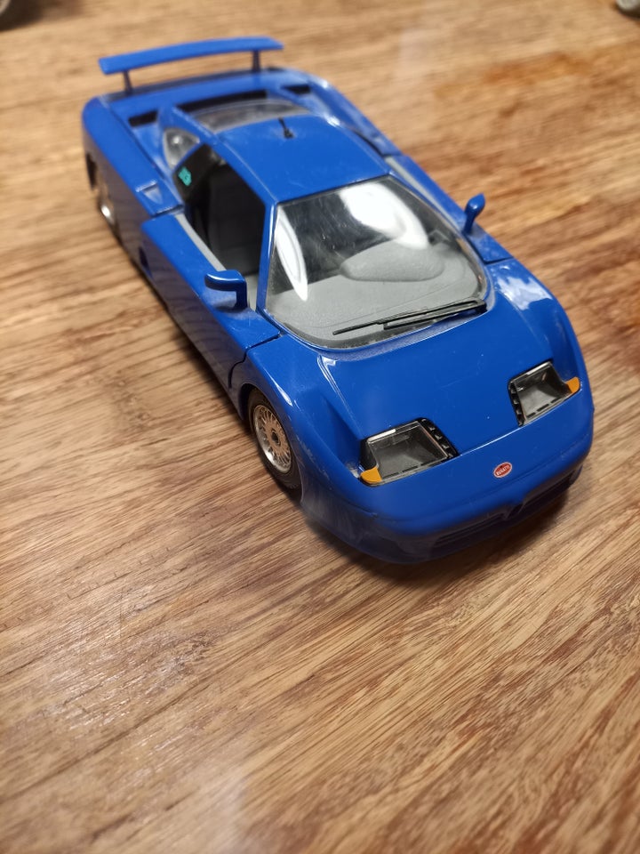 Modelbil, Burago Buggati 11gb, skala 1/24