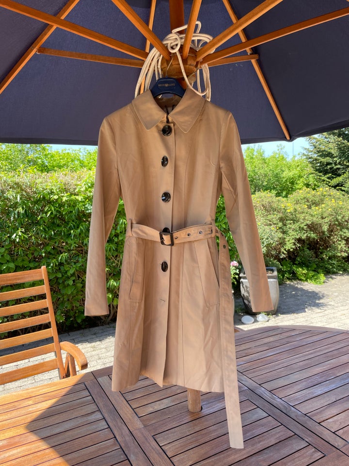 Frakke, str. 38, Clarlo trenchcoat PBO