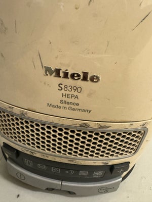 Støvsuger, Miele S8390, 2000 watt, Den er slidt at se på, men den fejler intet, fungerer som den ska