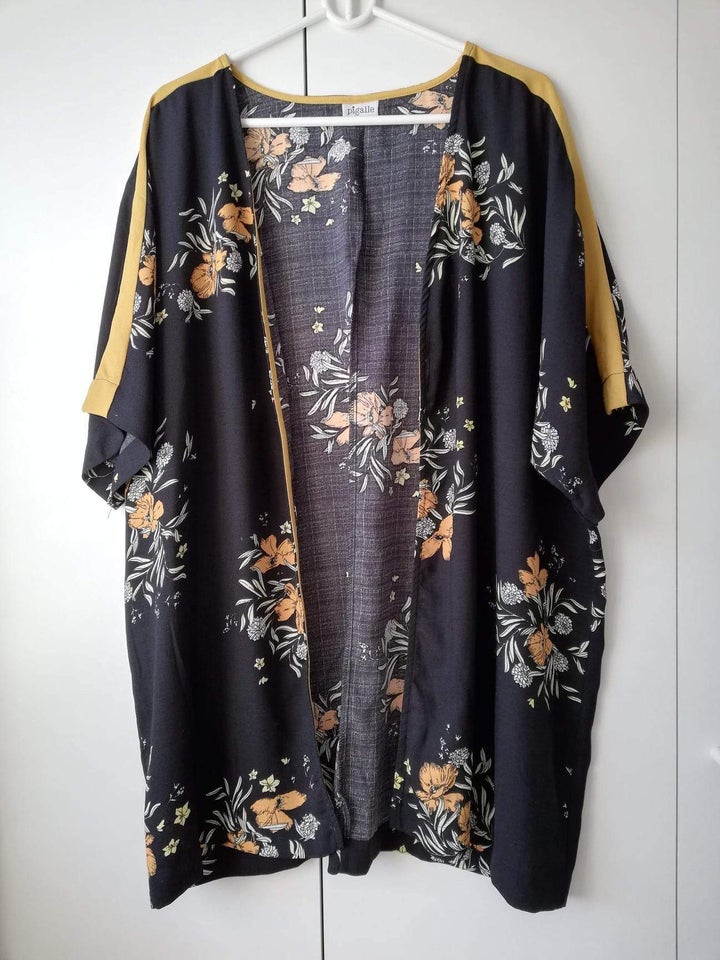 Kimono, Pigalle, str. 40