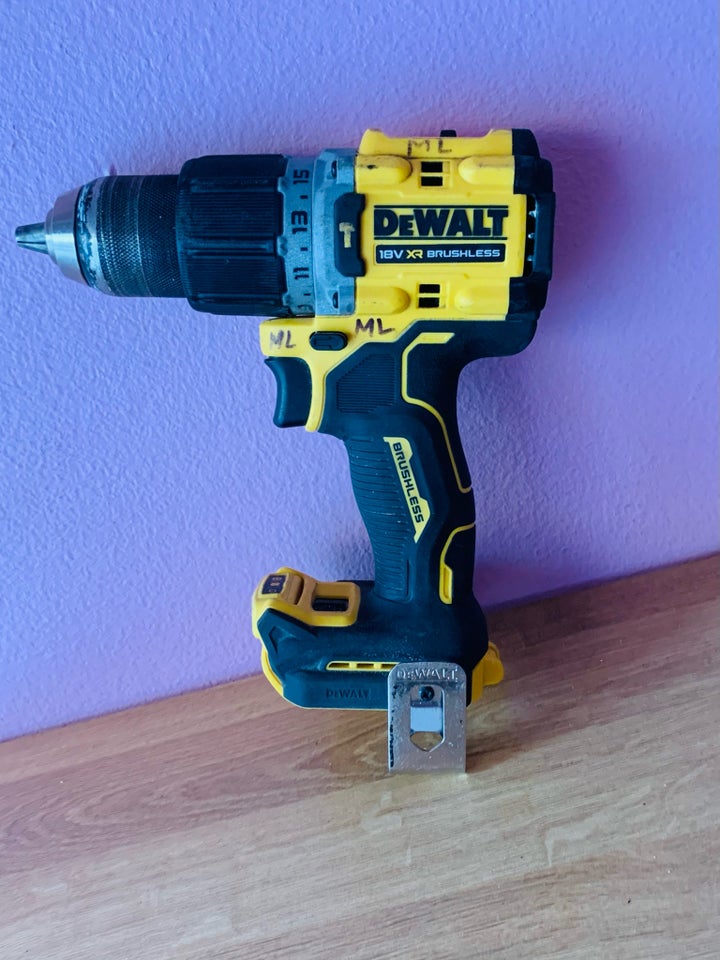 Skruemaskine, Dewalt DCD805