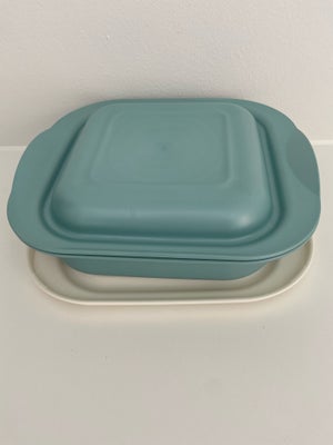 Tupperware UltraPro, Tupperware, Tupperware UltraPro fad med 2 forskellige låg. 2 liter. Fra ikke ry