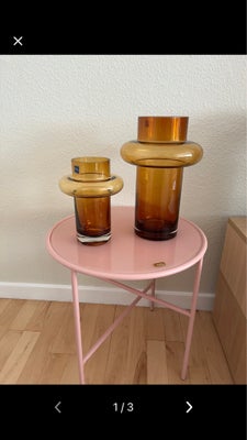 Vase, Vase, Lyngby, Jeg sælger disse to helt nye og ubrugte glasvaser fra Lyngby. Størrelsen på den 