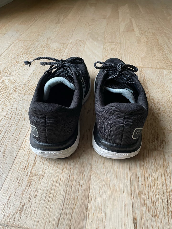 Løbesko, Model: Fresh 680 Foam, New Balance