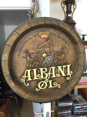 Ølbrikker, Albani øl, Øl låg fra Albani lige til at tætte op på væggen.

Forsendelse betales af modt