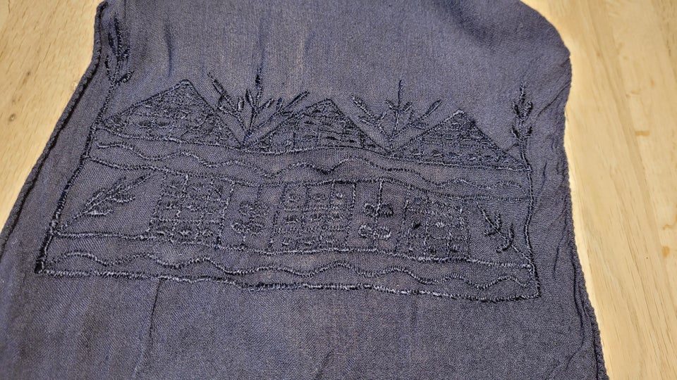 Tørklæde, retro vintage med broderi, str. 27 x 158cm + 10cm