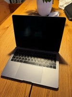 MacBook Pro, 4 GB ram, 256 GB harddisk
