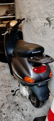 Vespa Piaggio, 1999, 002870 km, Mørkegrå metalik, Vespa Piaggio et2 
Total renovering ingen rust alt