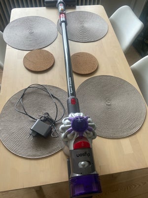 Støvsuger, Dyson V8 Absolute, Rigtig god støvsuger brugt meget lidt 

Stand 9.5/10 

Ny pris 3000 kr