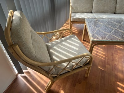 Sofagruppe, bambus, Siks, Kurve møbler 
Sika design 
1 høj stol, 1 lav stol , 3 persons sofa mål er 