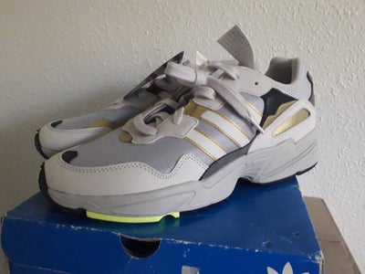 Sneakers, adidas, str. 44,5,  Ubrugt, 1 par 400 2 par 600

nypris i butik 800kr