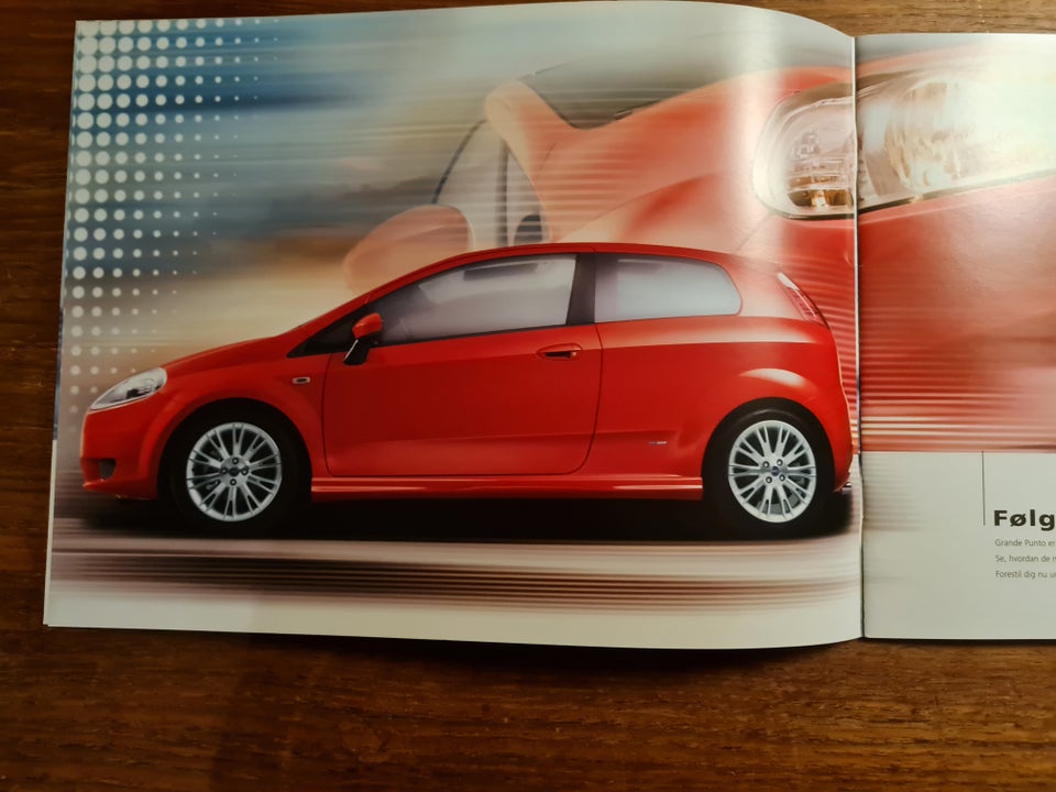 Fiat Grande Punto modelbrochure fra 2005.
24 sid...