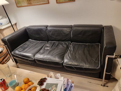 Le Corbusier, LC3, sofa, Sofaen er købt i LIC (lærerstandens indkøbscentral) i 00'erne, da møbelpate