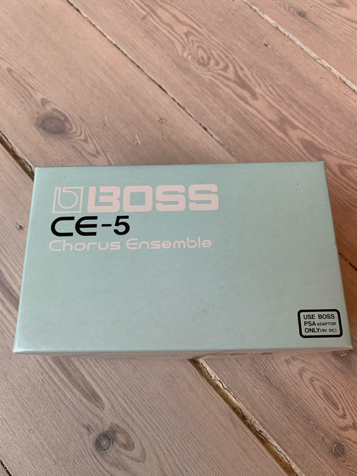 Ny Effekt pedal , Boss CE-5