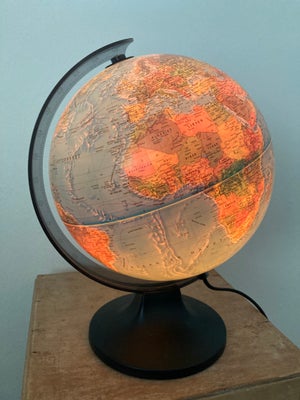 Globus, Ukendt, Vintage globus er god som nat lampe og dekoration så hvis børne skal lære geografi e