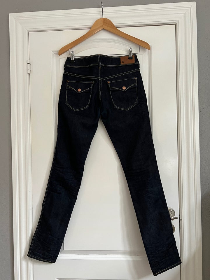 Jeans, & SOIN, str. 27