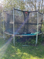 Trampolin bortgives. Ø 3,8 m. Net fra sidste år...