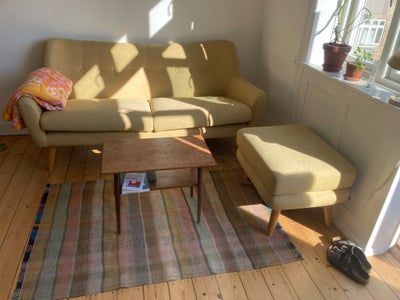 Sofa, 2 pers. , Ukendt, Super fin sart gul sofa. Puf medfølger. God siddekomfort. Aftageligt betræk 