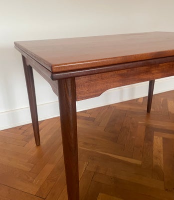 Anden arkitekt, bord, Spisebord i Wegner stil, Spisestuebord i teak fra Dansk Møbelproducent 1960. E
