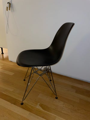 Eames, Stol, Fine men brugte Eames plastik stole sælges. 
1250kr stk. eller alle 6 for 6500kr. 