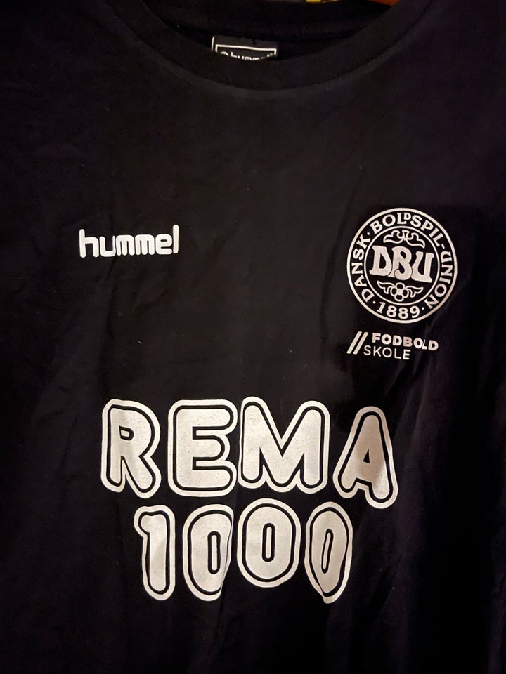 T-shirt, T-shirt, Hummel