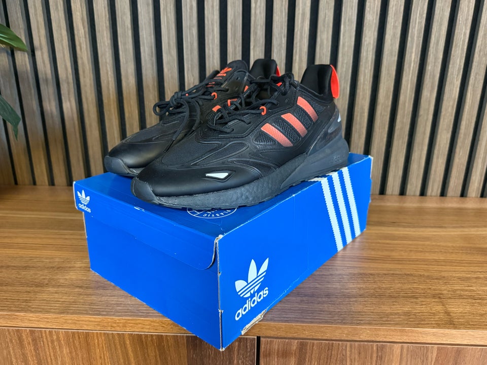 Sneakers, Adidas, str. 45