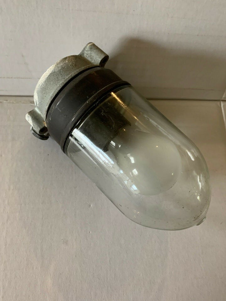 Retro staldlampe