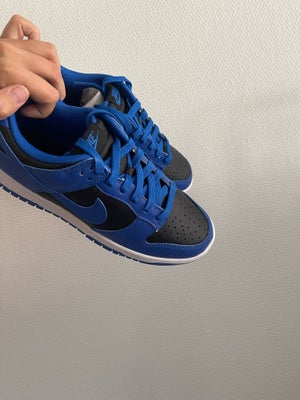 Sneakers, Nike Dunk Low Hyper Cobalt, str. 41,  Blå, sort & hvid,  Ubrugt, Helt nye
Aldrig Brugt
Nyp