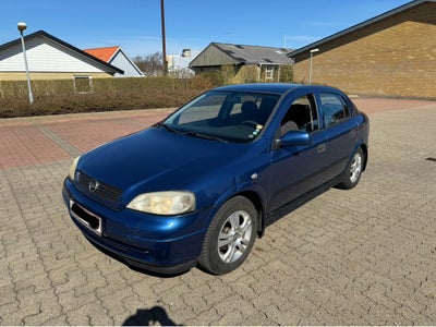 Opel Astra, 1,4 16V, Benzin, 2005, km 261000, blå, træk, ABS, airbag, 5-dørs, centrallås, startspærr
