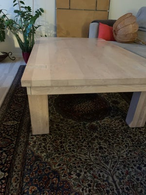 Sofabord, egetræ, b: 84 l: 140 h: 48, Massivt egetræsbord vasket med hvid træsæbe og voksbehandlet.
