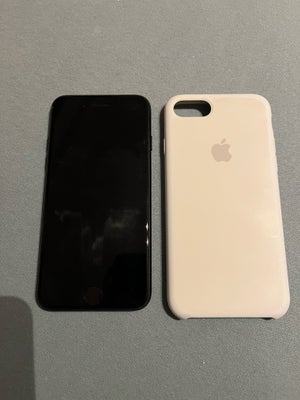 iPhone 7, 128 GB, sort, God, Super fin iPhone 7. 
Virker som den skal. 
Der følger et cover med. 
In