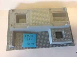 LEGO Plaque de Base 32 x 48 Raised avec Level De face (51542