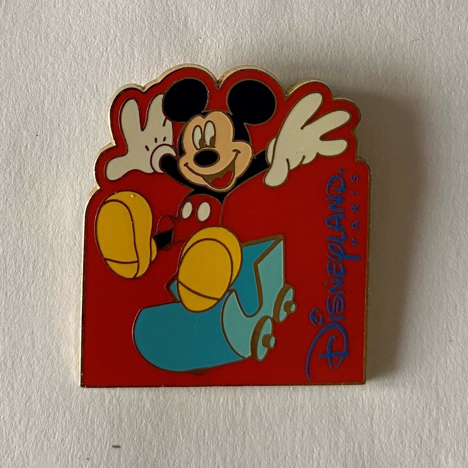 Emblemer, Disney pin
