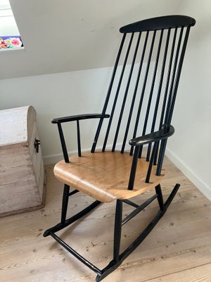 Gyngestol, træ, Smuk gyngestol med flot patina. Fungerer perfekt. Sælges uden lammeskind.