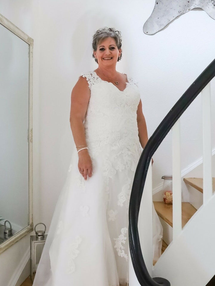 Smuk og Elegant Brudekjole