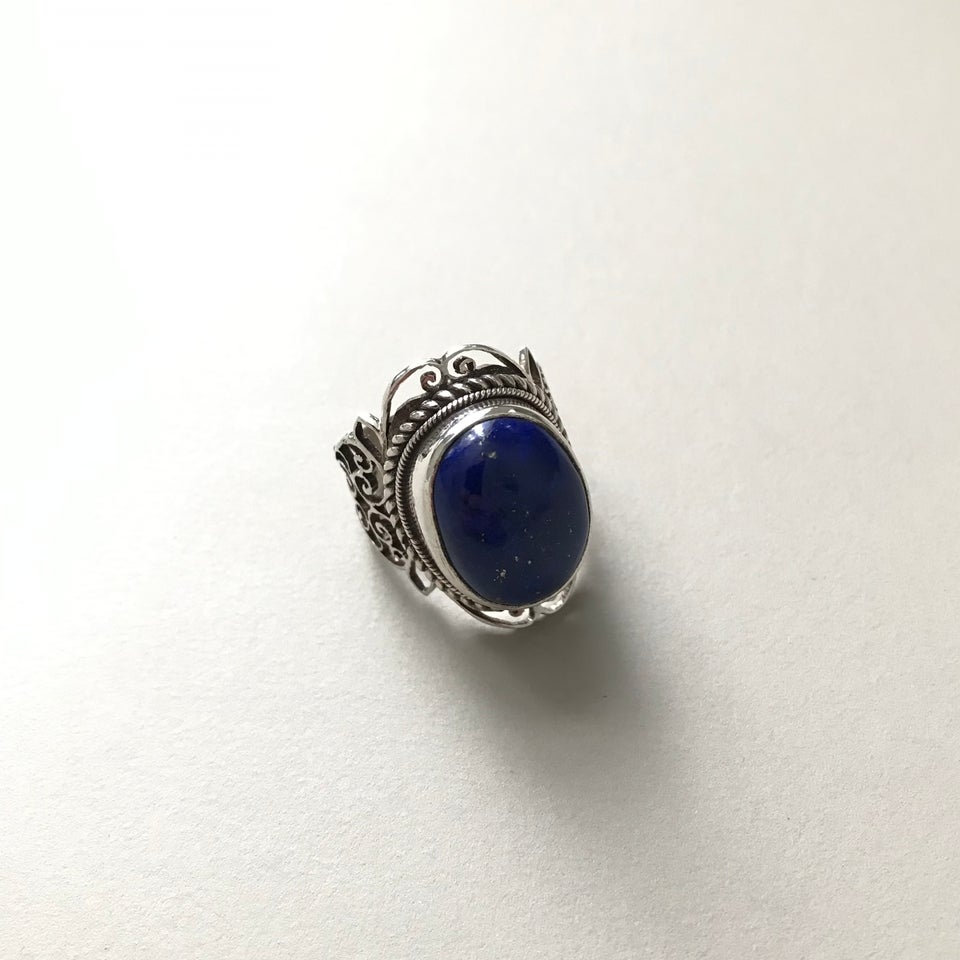 Fingerring, sølv, Sølvring med lapis lazuli