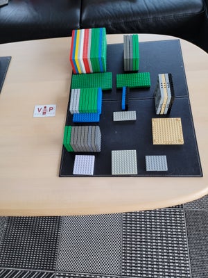 Lego andet, Div. 1 klods høj gamle byggeplader, 49 bygge plader i forskellige farver og størrelser
 