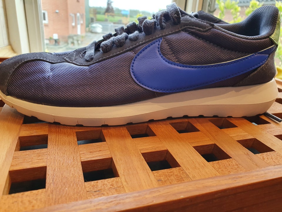 Sneakers, str. 40,5, Nike