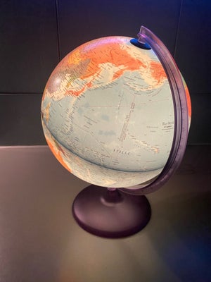 Globus, Atmosphere Classic, Flot globus med lys i original indpakning. Standen er flot. Diameter 30 
